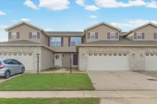 2521 Pembrook Point, Champaign, IL 61821 - Photo 2