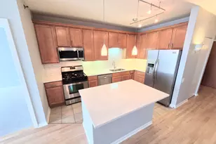 210 S Desplaines St, Chicago, IL 60661 - Photo 4