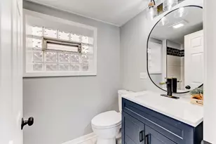 8109 S Marquette Ave, Chicago, IL 60617 - Photo 28