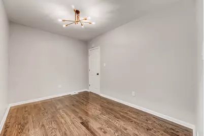 8109 S Marquette Avenue, Chicago, IL 60617 - Photo 16
