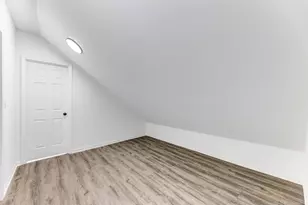 8109 S Marquette Ave, Chicago, IL 60617 - Photo 22