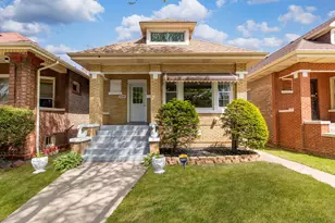 8109 S Marquette Ave, Chicago, IL 60617 - Photo 1