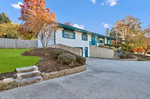 1405 Surrey Ln, Algonquin, IL 60102 - Photo 4