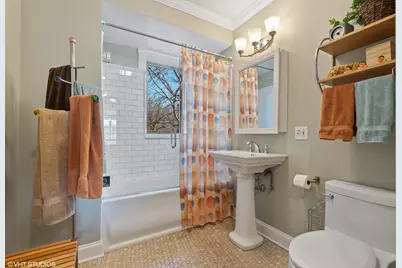 9435 Central Park Avenue, Evanston, IL 60203 - Photo 32
