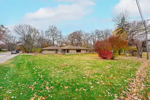 1632 Arden Ave, Rockford, IL 61107 - Photo 4