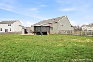 8505 White Oaks Ct, Wonder Lake, IL 60097 - Photo 32