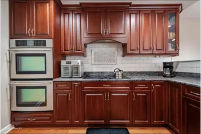 9221 S Avers Avenue, Evergreen Park, IL 60805 - Photo 8