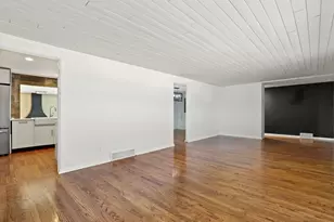 713 Lois Pl, Joliet, IL 60435 - Photo 4