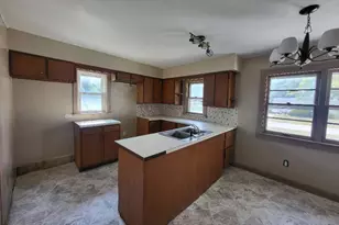 801 Main St, Crescent City, IL 60928 - Photo 10