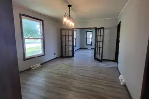 801 Main St, Crescent City, IL 60928 - Photo 8