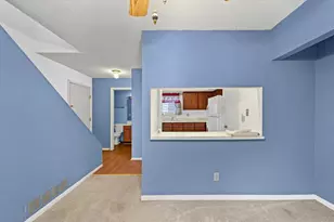 1928 Blackthorn Dr, Champaign, IL 61821 - Photo 10