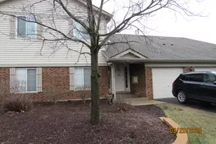 1735 Chesapeake Ln, Schaumburg, IL 60193 - Photo 1