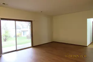 1735 Chesapeake Ln, Schaumburg, IL 60193 - Photo 4