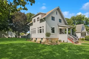 114 Harrison St, Barrington, IL 60010 - Photo 2