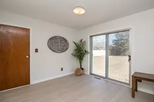 943 Cambridge Ln, Crystal Lake, IL 60014 - Photo 6