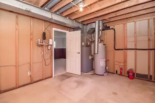 943 Cambridge Ln, Crystal Lake, IL 60014 - Photo 16