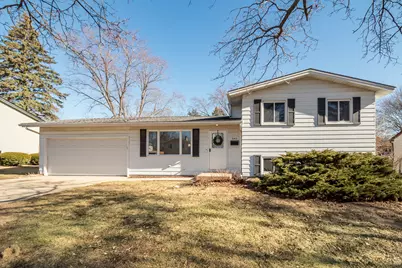 943 Cambridge Lane, Crystal Lake, IL 60014 - Photo 1