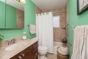 943 Cambridge Ln, Crystal Lake, IL 60014 - Photo 8