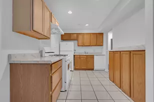 [Address not provided], Hoffman Estates, IL 60169 - Photo 12