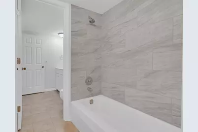 [Address not provided], Hoffman Estates, IL 60169 - Photo 16