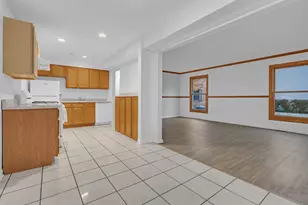 [Address not provided], Hoffman Estates, IL 60169 - Photo 6