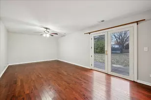 20 S Parliament Way, Mundelein, IL 60060 - Photo 10