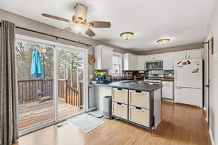 2138 N Green Valley Ln, Round Lake Beach, IL 60073 - Photo 8