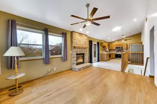 134 Fossil Lake Rd, Wilmington, IL 60481 - Photo 8