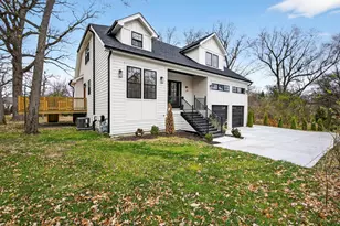 11300 Sequoya Ln, Indian Head Park, IL 60525 - Photo 2