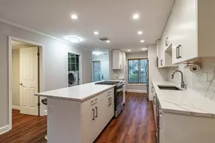 1087 Deerfield Pl, Highland Park, IL 60035 - Photo 8