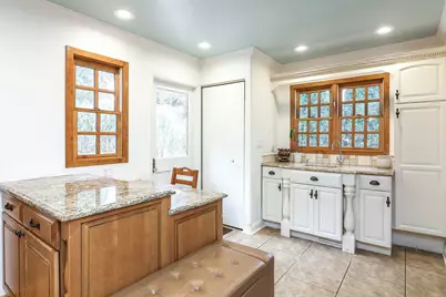 39 Mockingbird Lane, Oak Brook, IL 60523 - Photo 12