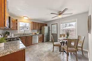 416 S Park St, Westmont, IL 60559 - Photo 8