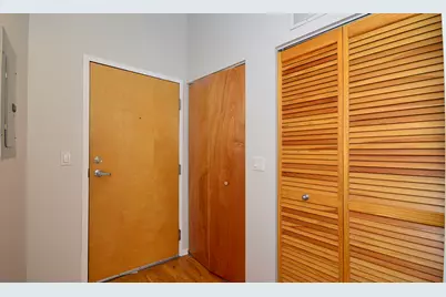 [Address not provided], Chicago, IL 60607 - Photo 2