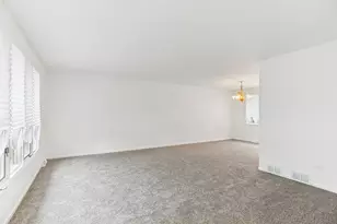 8926 Butterfield Ln, Orland Park, IL 60462 - Photo 6