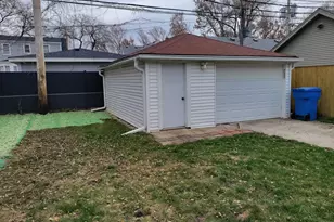 10455 S Spaulding Ave, Chicago, IL 60655 - Photo 2