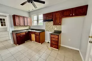 7804 S Burnham Ave, Chicago, IL 60649 - Photo 4