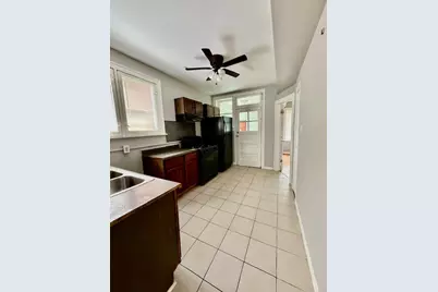 7804 S Burnham Avenue, Chicago, IL 60649 - Photo 10