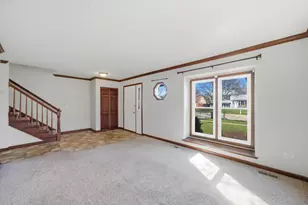 1047 Waterford Cut, Crystal Lake, IL 60014 - Photo 6