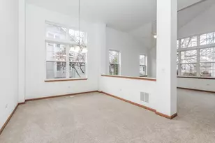 202 Braeburn Cir, Sugar Grove, IL 60554 - Photo 4