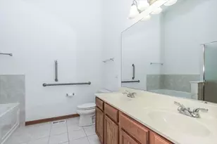 202 Braeburn Cir, Sugar Grove, IL 60554 - Photo 18