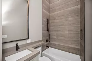 6556 S Minerva Ave, Chicago, IL 60637 - Photo 12