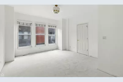 834 W Village Court, Chicago, IL 60608 - Photo 12