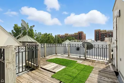 834 W Village Court, Chicago, IL 60608 - Photo 22