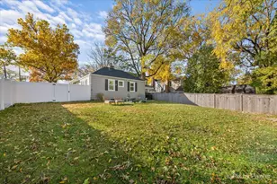 625 S Harrison St, Batavia, IL 60510 - Photo 2