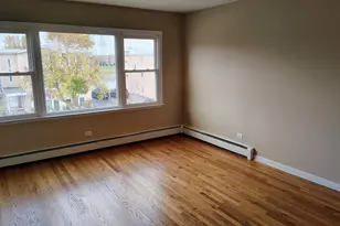 539 Ida Ct, Mount Prospect, IL 60056 - Photo 2