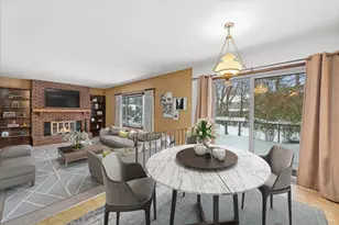 315 Leeds Ct, Naperville, IL 60565 - Photo 2