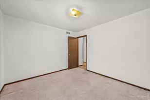 315 Leeds Ct, Naperville, IL 60565 - Photo 18