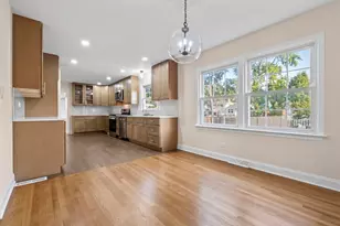 1813 E Wood Ln, Mount Prospect, IL 60056 - Photo 6