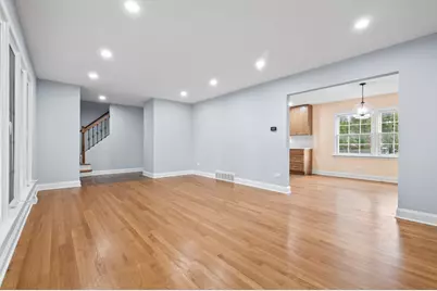 1813 E Wood Lane, Mount Prospect, IL 60056 - Photo 4