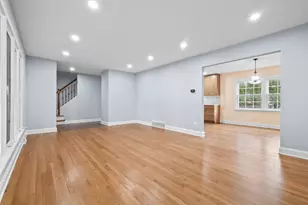 1813 E Wood Ln, Mount Prospect, IL 60056 - Photo 4